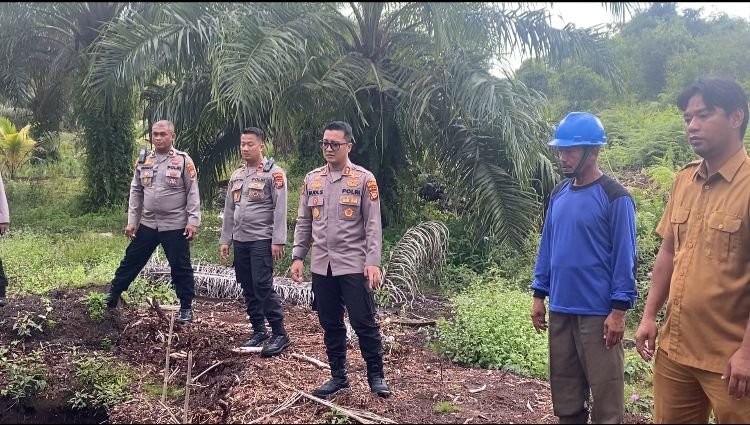 Kapolres Bengkalis Tinjau Embung dan Kanal Bloking, Tegaskan Kesiapsiagaan Hadapi Karhutla