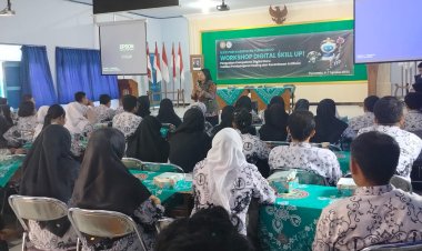 Menuju Sekolah Masa Depan: PGRI Purworejo Gembleng Guru dengan Workshop Coding dan AI