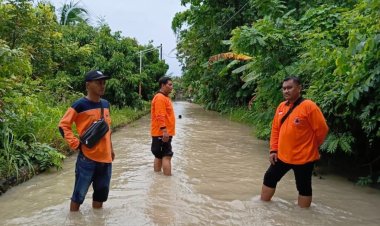Luapan Sungai Deres Rendam Permukiman di Ngombol, Air Capai Setinggi Lutut