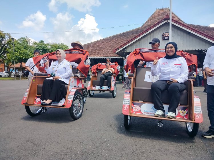 Presiden Prabowo Salurkan 200 Becak Listrik di Purworejo, Pemkab Jamin Pengisian Gratis